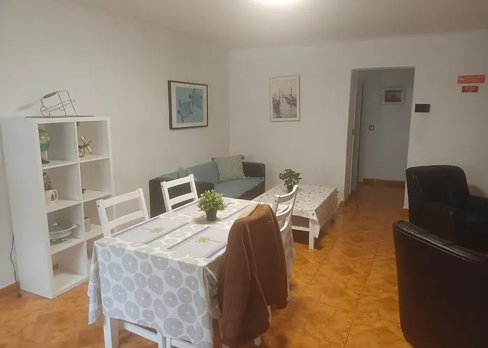 Roberto House *