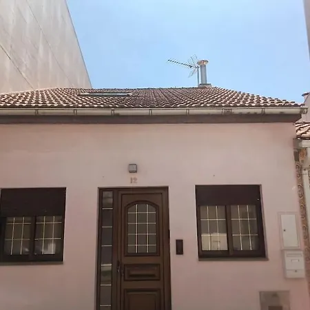 Roberto House